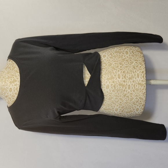Victoria Sport Grey Long Sleeve Sheer Back Twist Front Cutout Crop Sports Top - Picture 1 of 13